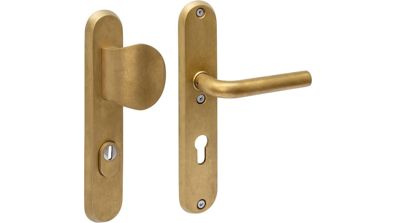 SKG3 veiligheidsbeslag ovaal 250x50mm greep/kruk Luzern met veerconstructie profielcilindergat 72mm met kerntrekbeveiliging PVD messing getrommeld