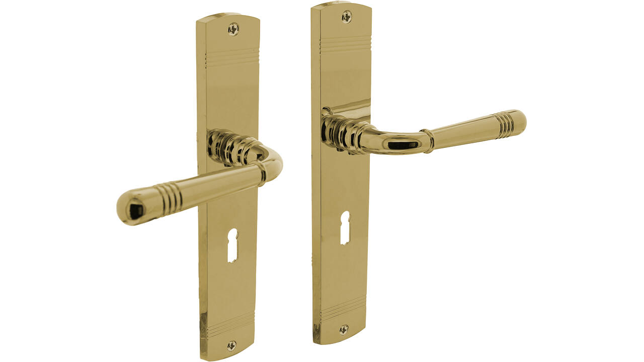 Deurkruk Helena op schild afgerond 235x45mm sleutelgat 56mm PVD messingkleur