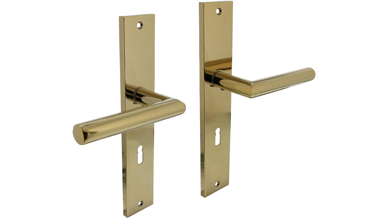 Deurkruk Bastian op schild rechthoekig 245x45mm sleutelgat 72mm PVD messingkleur