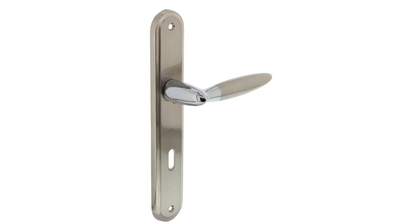 Deurkruk Elen op schild ovaal 242x43mm sleutelgat 72mm chroom/nikkel mat