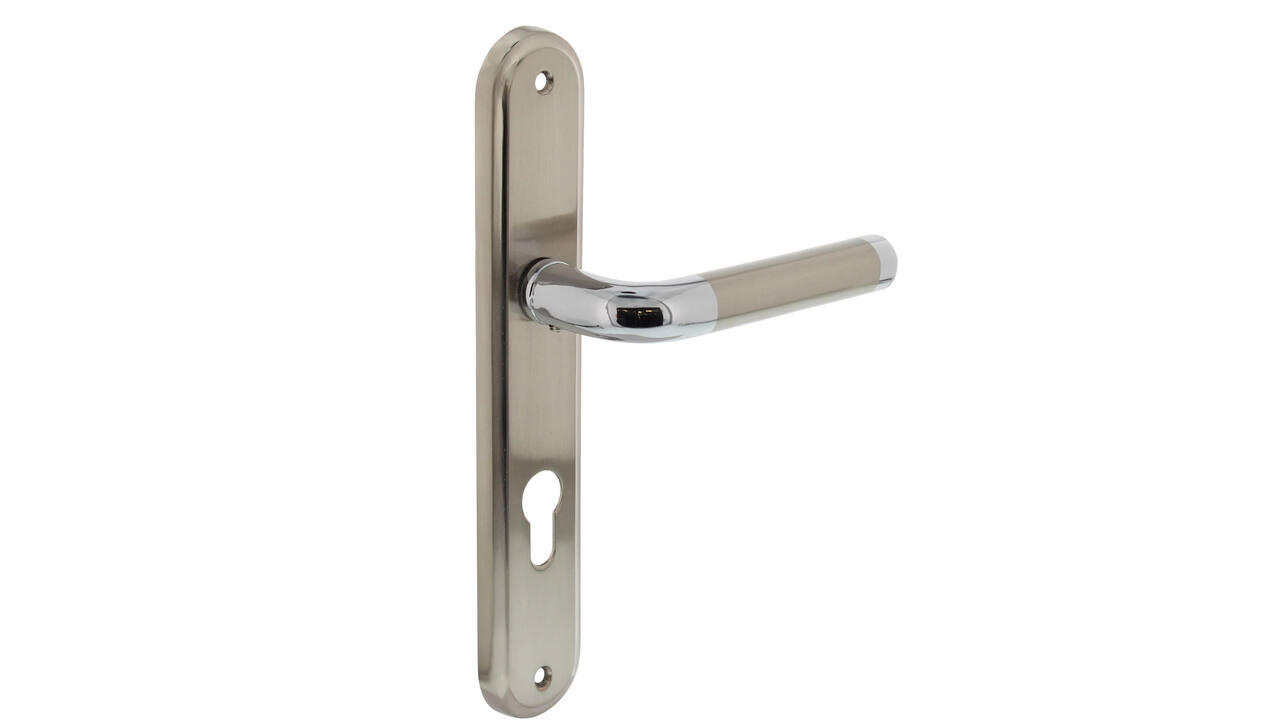 Deurkruk Agatha op schild ovaal 242x43mm profielcilindergat 72mm chroom/nikkel mat