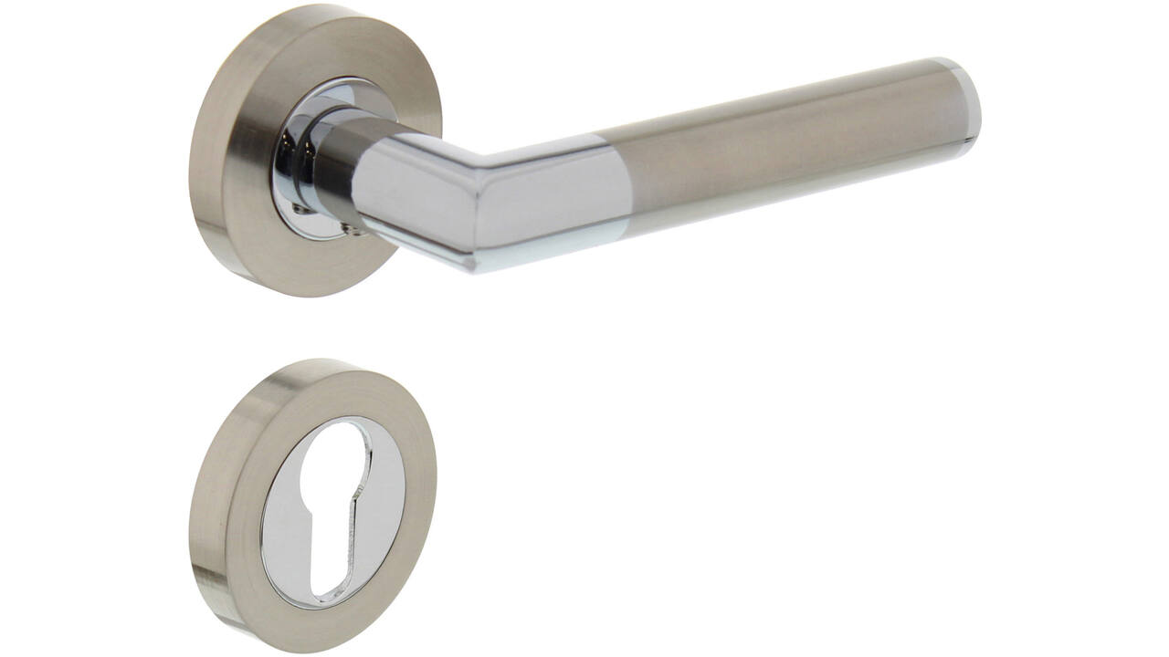 Deurkruk Bastian op rozet verdekt ø52x10mm met nokken en cilinderrozetten chroom/nikkel mat