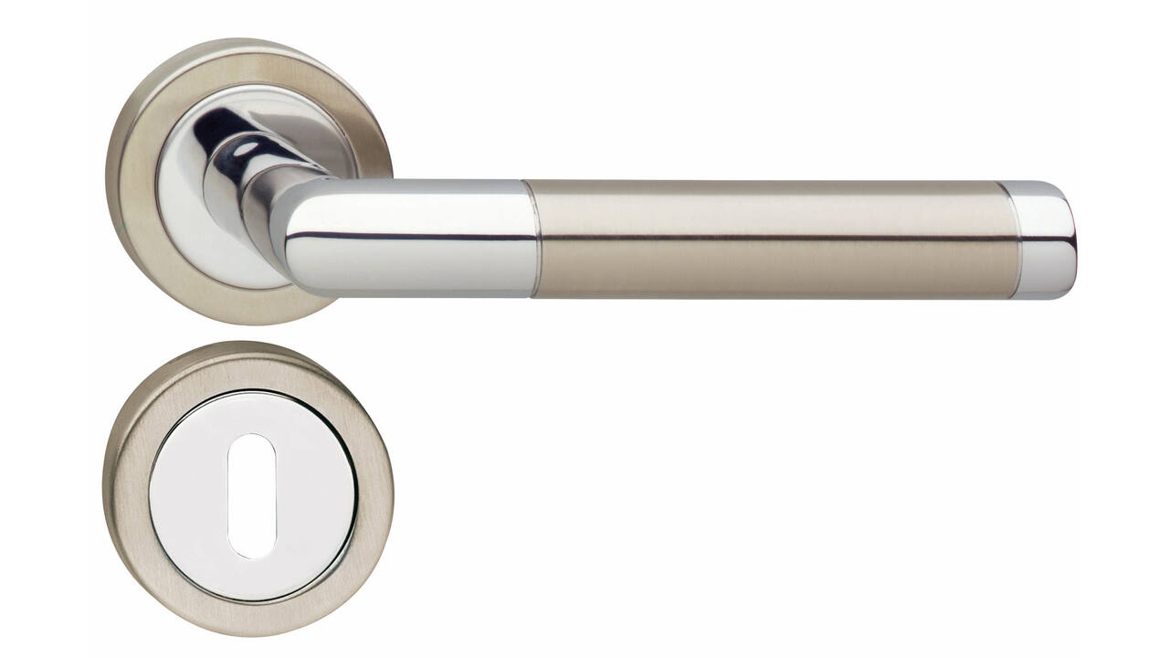 Deurkruk Jura met rozet verdekt ATP ø51x10mm met nokken en sleutelrozetten chroom/nikkel mat