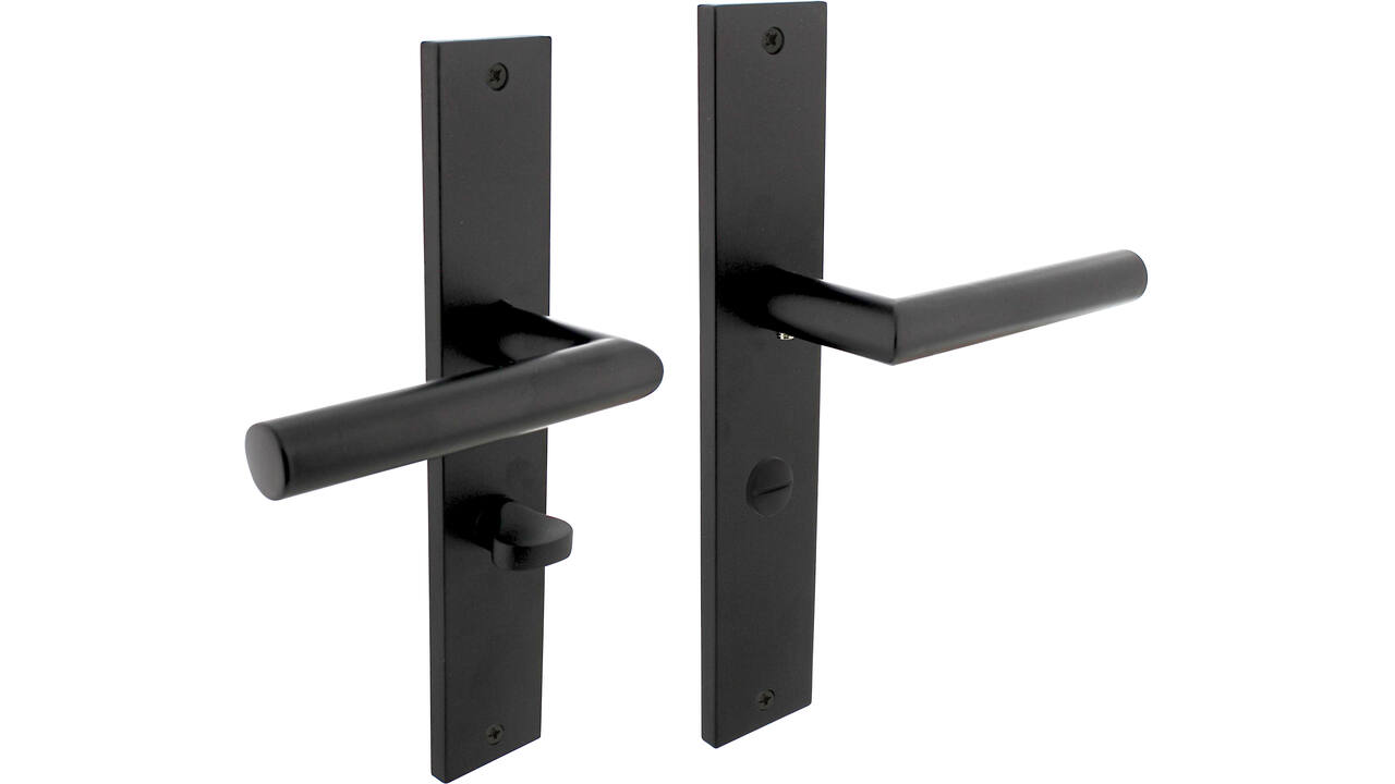 Deurkruk Bastian op schild rechthoekig 245x45mm wc 63/8mm zwart
