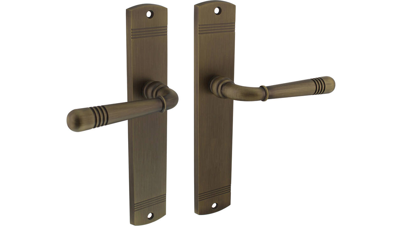 Deurkruk Helena op schild afgerond 235x45mm blind gebruineerd