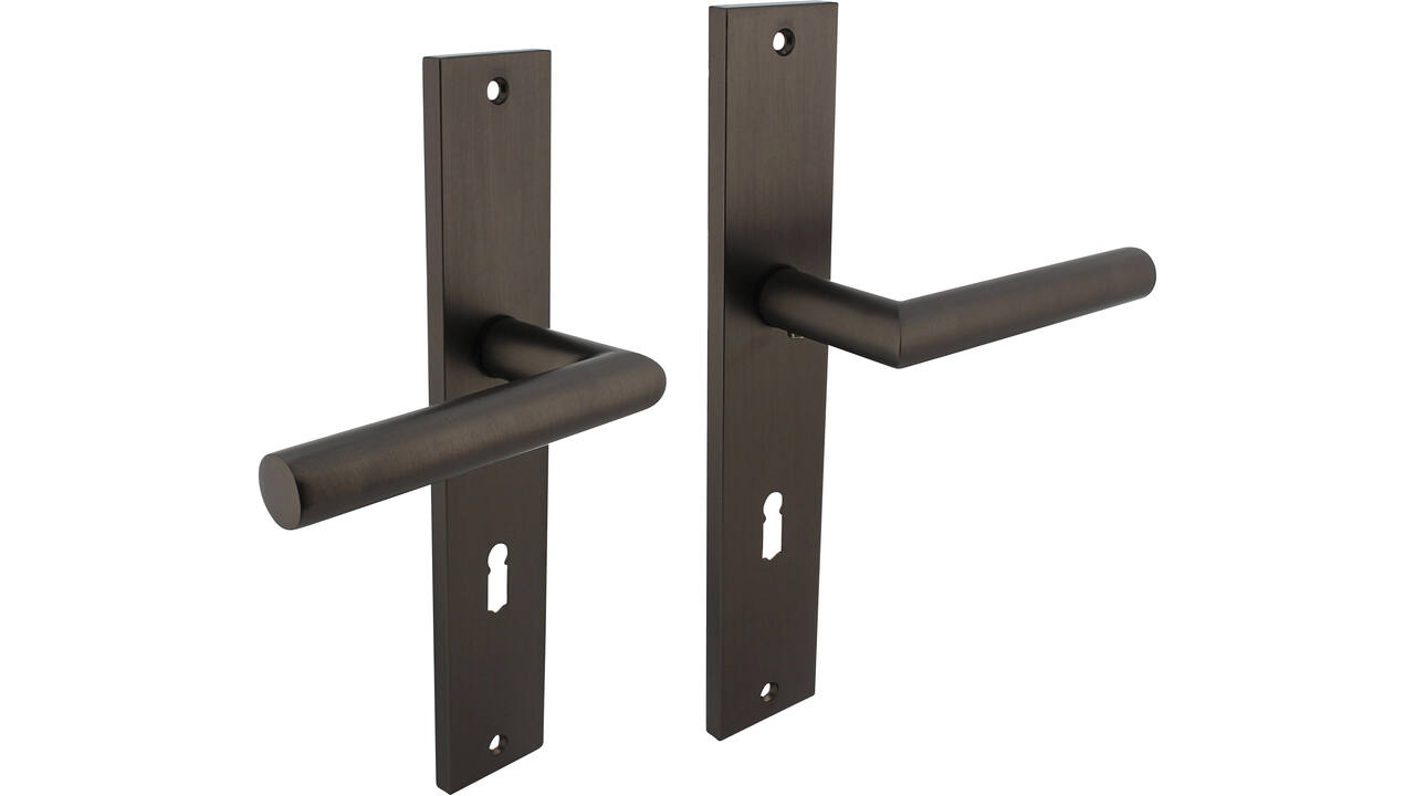 Deurkruk Bastian op schild rechthoekig 245x45mm sleutelgat 72mm antraciet grijs