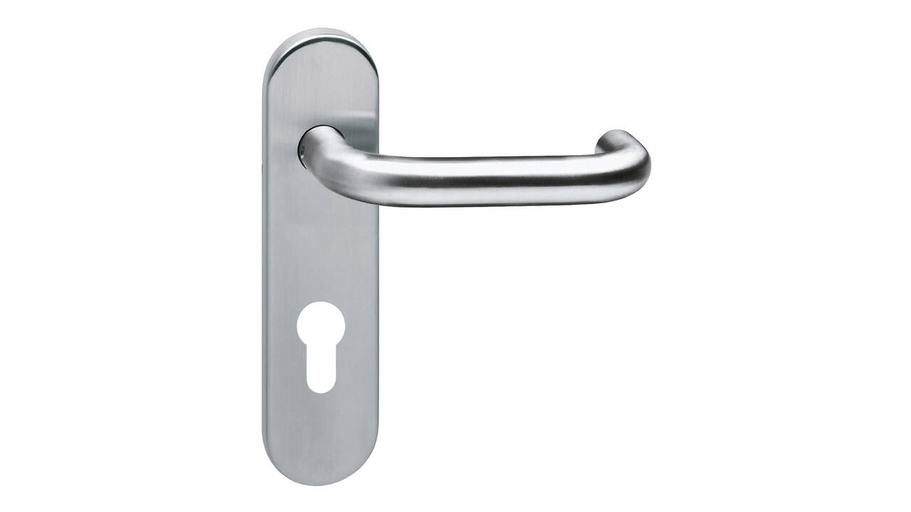 Deurkruk Rond brandvertragend met stift 9x9mm op schild verdekt ovaal 176x46mm profielcilindergat 72mm rvs