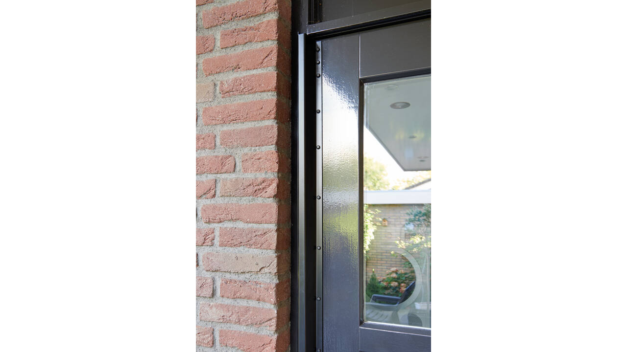 SecuStrip Plus buitendraaiend 21-27mm 2300mm zwartgrijs
