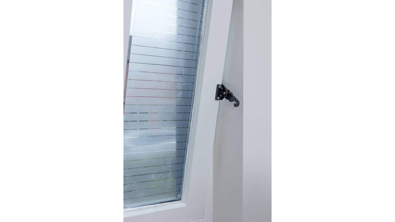 SecuMax Raamuitzetter binnendraaiend Blackline