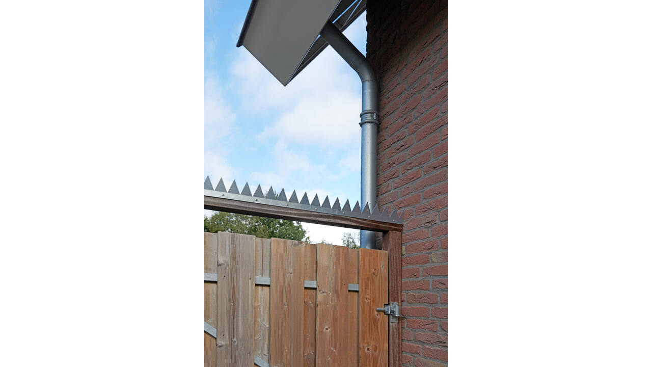 SecuMax Anti-Klimstrip Staal verzinkt, 100cm, 15 graden (2)