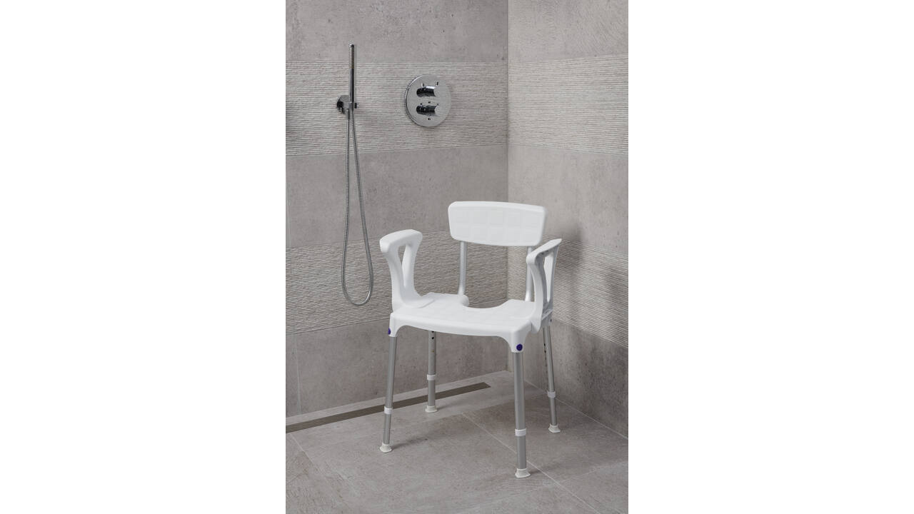 SecuCare Douchestoel Quattro met uitsparing incl rug en arm