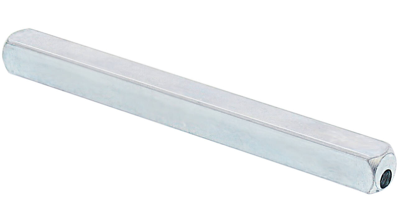 P+E krukstift gegalvaniseerd lengte is 95mm voor 2 gatdeel deurkrukken 8mm te koppelen. Deze stift is geschikt voor deur- en beslagdikte van minimaal 35mm tot maximaal 65mm.