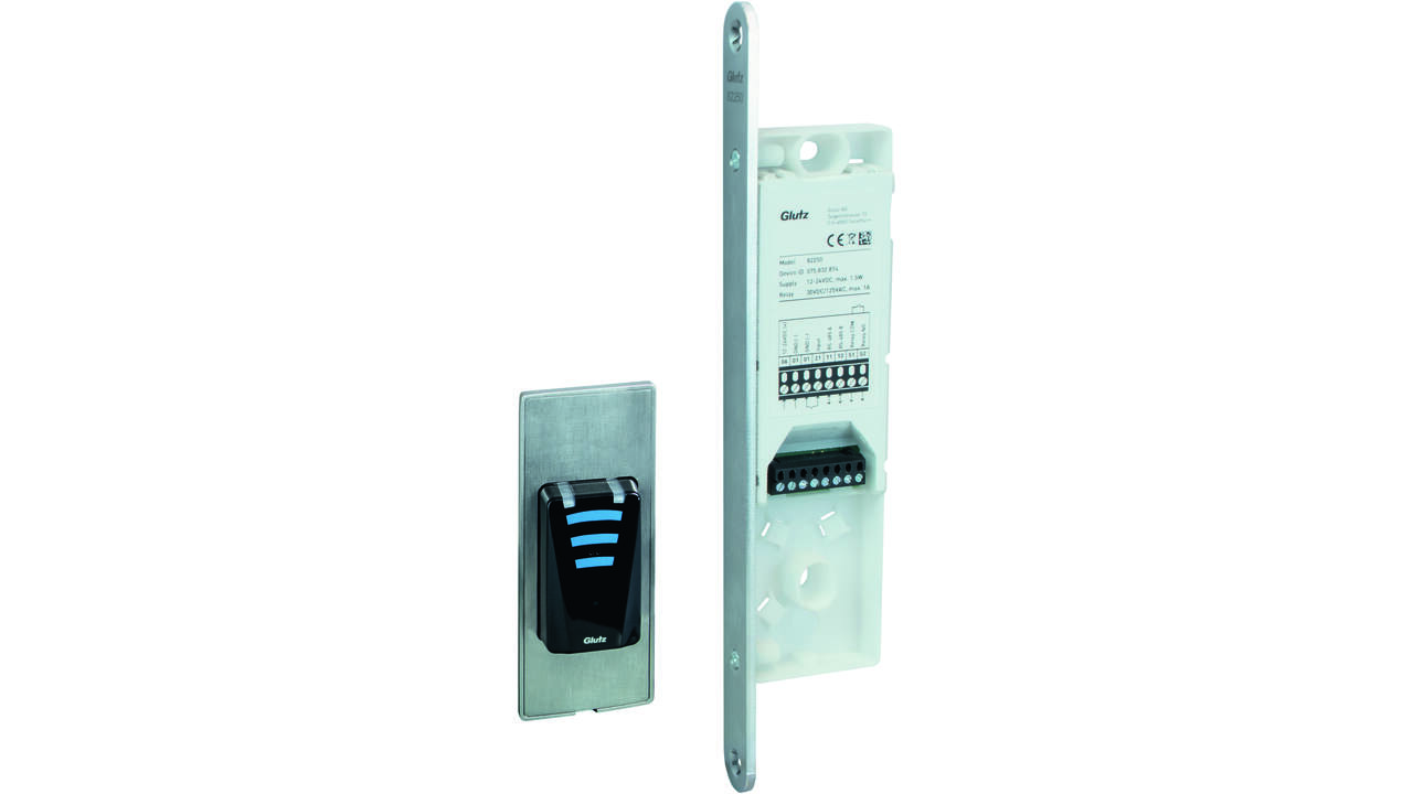 E-lezer RVS RFID voor inbouw  in smal profiel stalen kozijn,met losse elektronica voor inbouw met een voorplaat van 20x230mm. Buitenmaat lezer 38 x 100 x 3,5 (BxHxD) en kast v.d. elektronica 45 x 163 x 16,5 mm (BxHxD)