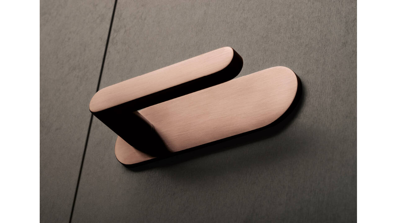 Olivari Deurkruk Link + ovaal geveerd schild 162x51mm met doorgaande bevestiging Brons mat titaan PVD