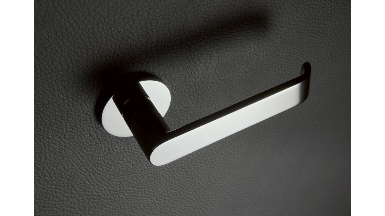 Olivari deurkruk Beta + ronde geveerde rozet 51x5mm met nokken en doorgaande bevestiging chroom