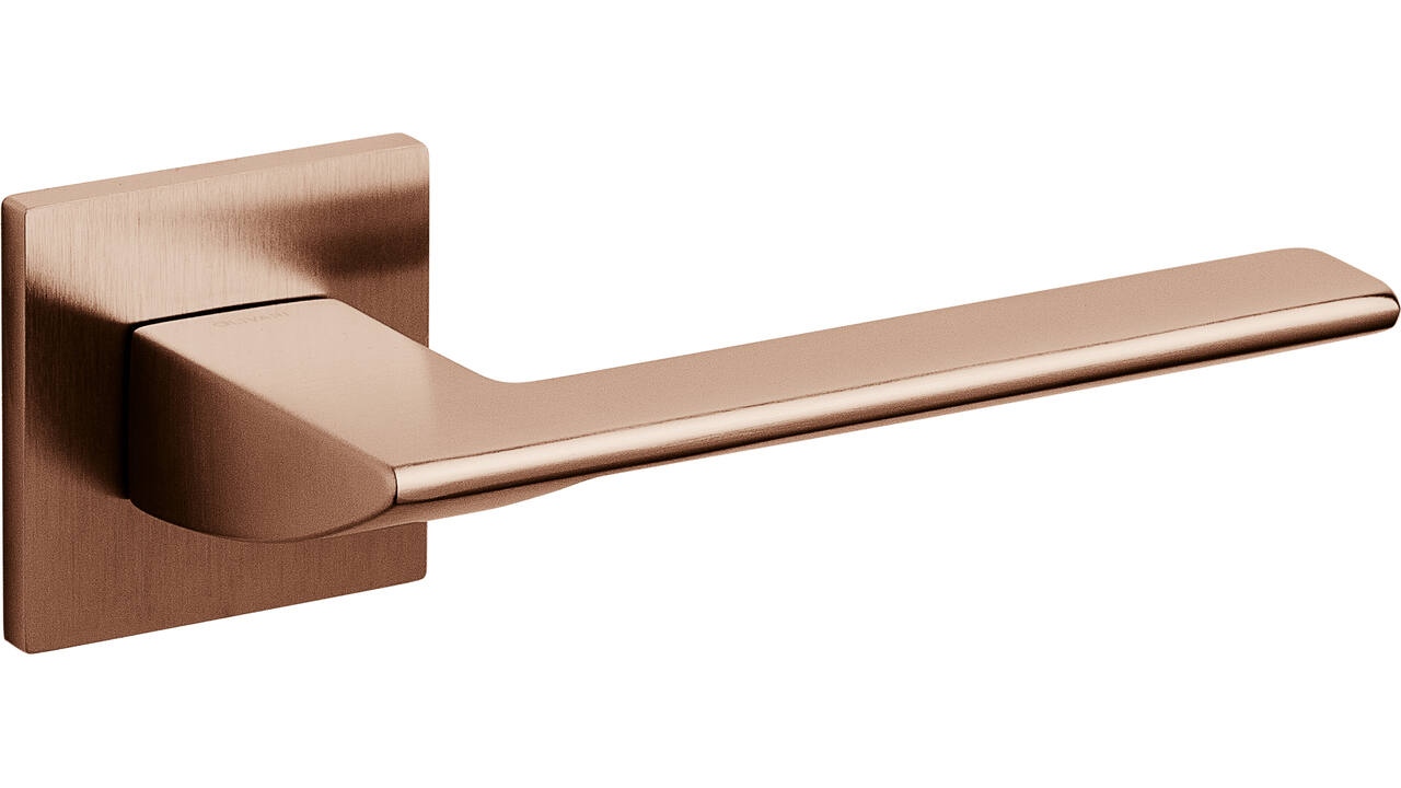 Olivari deurkruk Trend + vierkant geveerde rozet 51x5mm met nokken en doorgaande bevestiging Koper mat titaan PVD