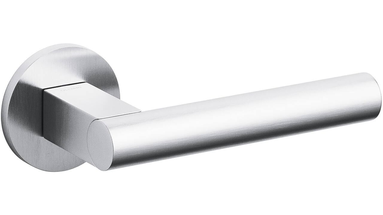 Olivari deurkruk Euclide + ronde geveerde rozet 51x5mm met nokken en doorgaande bevestiging Chroom mat