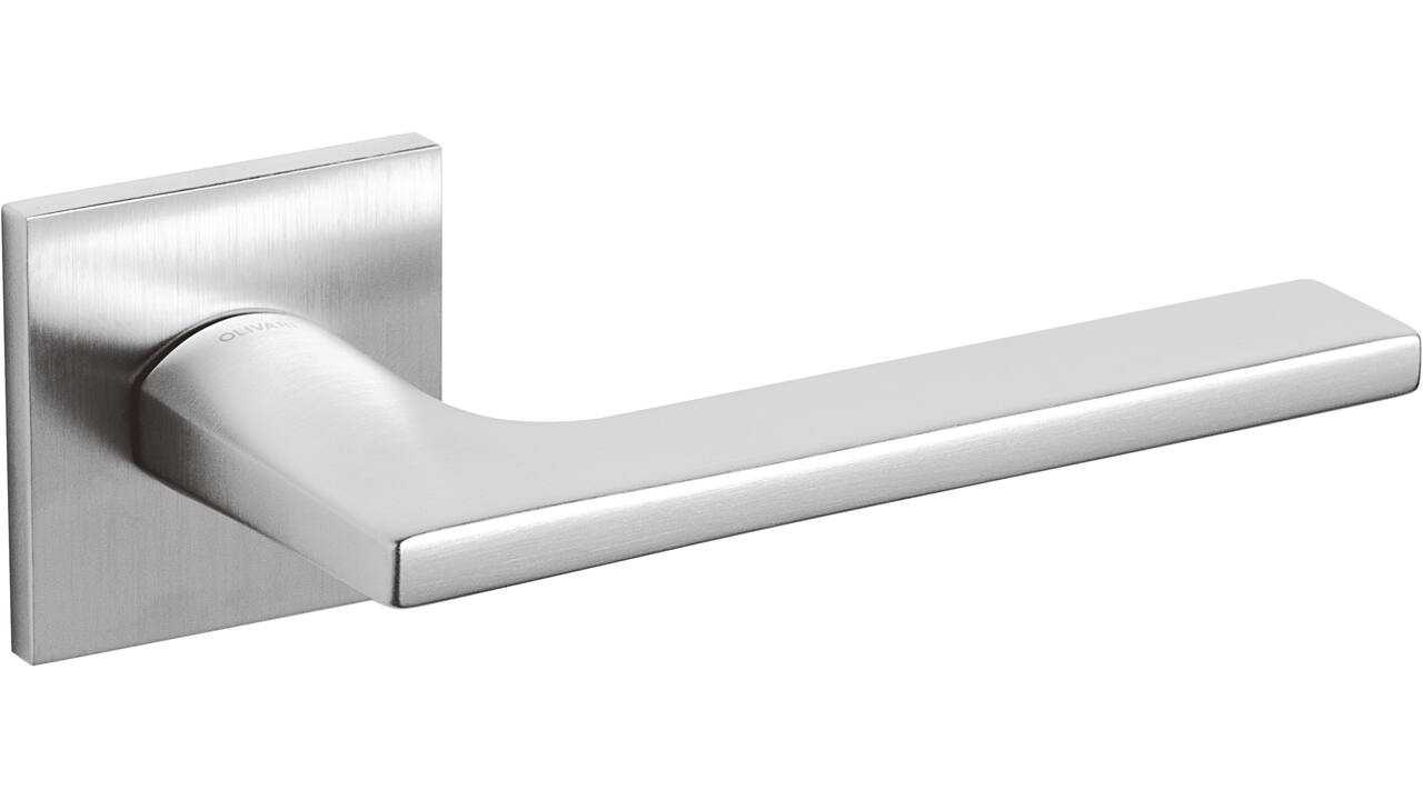 Olivari deurkruk Lotus Q + vierkant geveerde rozet 51x5mm met nokken en doorgaande bevestiging Chroom mat