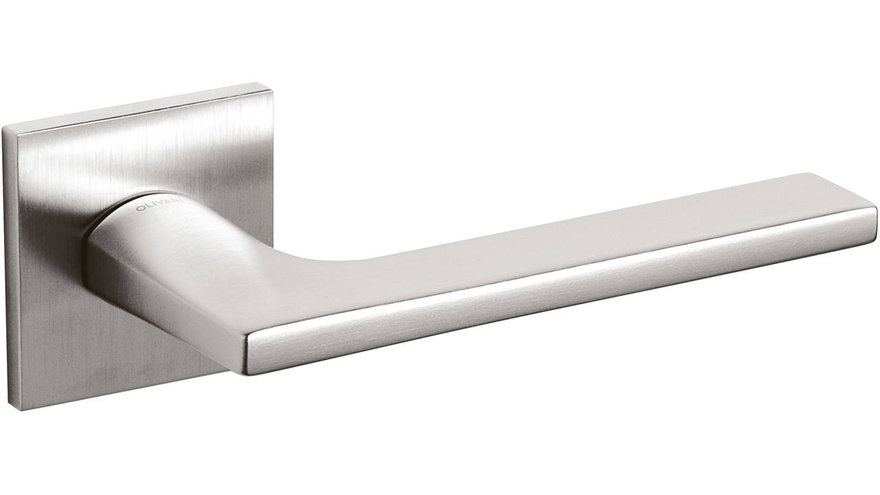 Olivari deurkruk Lotus Q + vierkant geveerde rozet 51x5mm met nokken en doorgaande bevestiging RVS mat titaan PVD