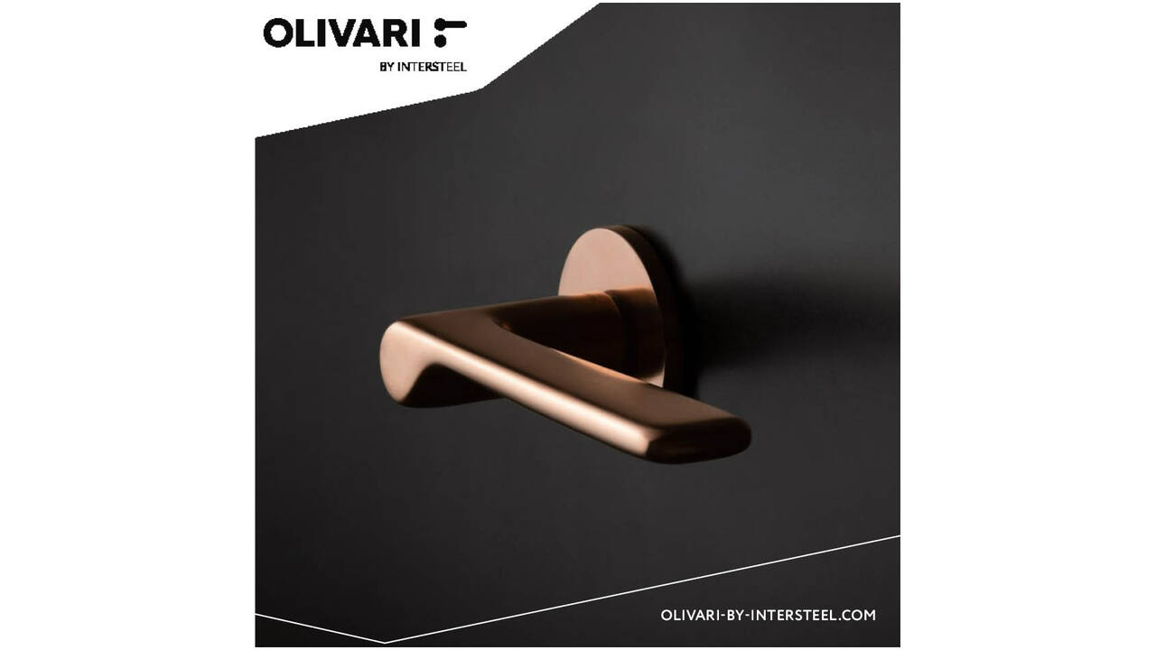 Olivari deurkruk Plume + ronde geveerde rozet 51x5mm met nokken en doorgaande bevestiging Brons mat titaan PVD