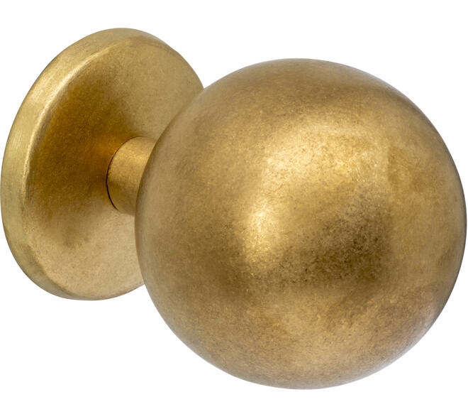 Voordeurknop bol ø75mm op achterplaat ø66mm éénzijdige montage PVD messing getrommeld