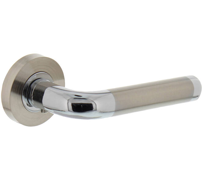 Deurkruk Agatha op rozet verdekt ø52x10mm met nokken chroom/nikkel mat