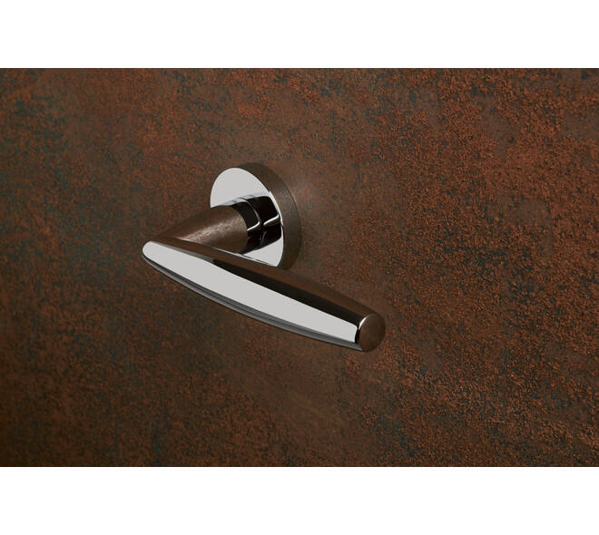 Olivari deurkruk Aurelia + ronde geveerde rozet 51x5mm met nokken en doorgaande bevestiging Chroom