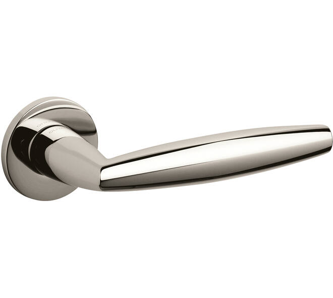 Olivari deurkruk Aurelia + ronde geveerde rozet 51x5mm met nokken en doorgaande bevestiging Nikkel titaan PVD