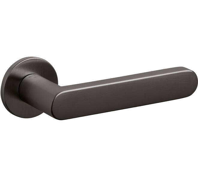 Olivari deurkruk Link + ronde geveerde rozet 51x5mm met nokken en doorgaande bevestiging Antraciet mat titaan PVD
