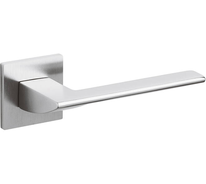 Olivari deurkruk Trend + vierkant geveerde rozet 51x5mm met nokken en doorgaande bevestiging Chroom mat