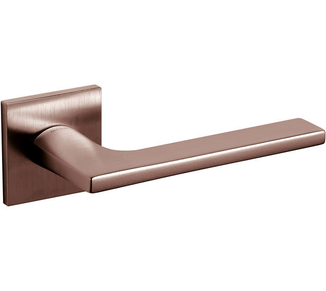 Olivari deurkruk Lotus Q + vierkant geveerde rozet 51x5mm met nokken en doorgaande bevestiging Brons mat titaan PVD