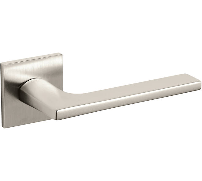 Olivari deurkruk Lotus Q + vierkant geveerde rozet 51x5mm met nokken en doorgaande bevestiging Nikkel mat titaan PVD