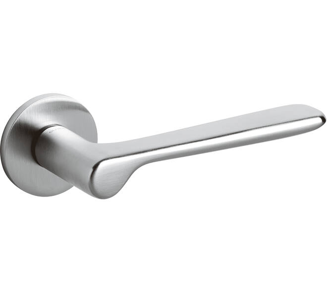 Olivari deurkruk Plume + ronde geveerde rozet 51x5mm met nokken en doorgaande bevestiging Chroom mat