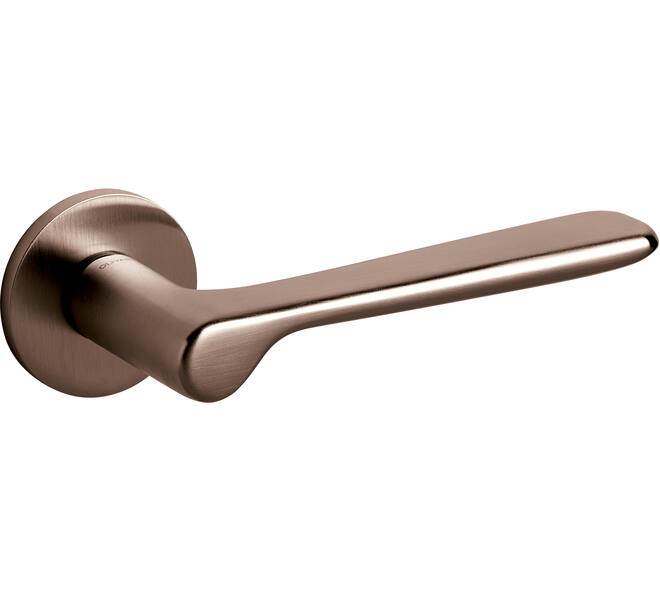 Olivari deurkruk Plume + ronde geveerde rozet 51x5mm met nokken en doorgaande bevestiging Brons mat titaan PVD
