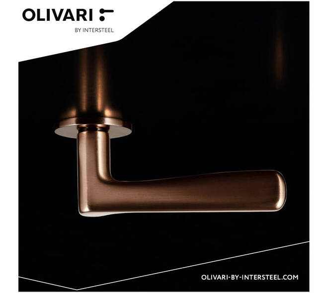 Olivari deurkruk Plume + ronde geveerde rozet 51x5mm met nokken en doorgaande bevestiging Brons mat titaan PVD