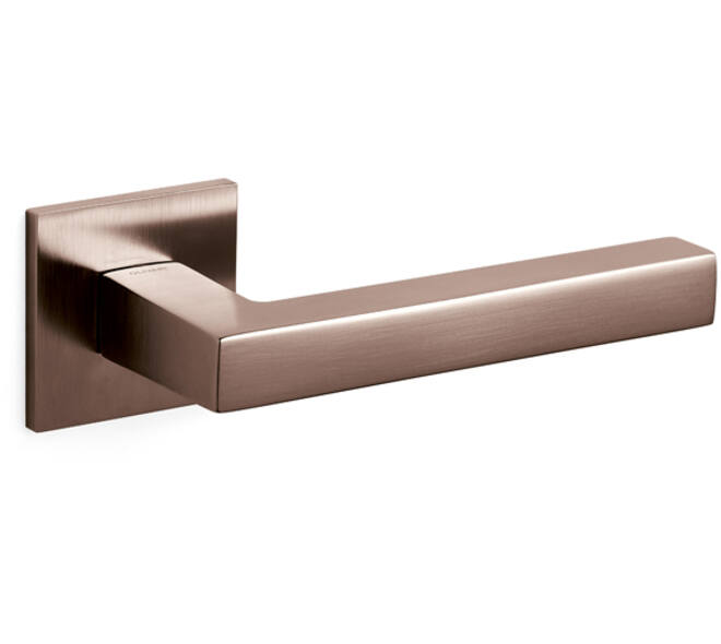 Olivari deurkruk ABC + vierkante geveerde rozet 51x5mm met nokken en doorgaande bevestiging Brons mat titaan PVD