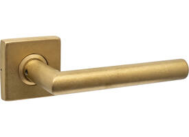 Gatdeel Jura op rozet verdekt 53x53X10mm PVD messing getrommeld