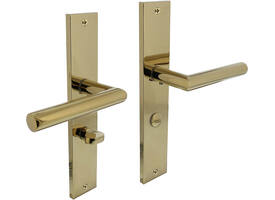 Deurkruk Bastian op schild rechthoekig 245x45mm wc 63/8mm PVD messingkleur