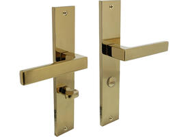 Deurkruk Hera op schild rechthoekig 245x45mm wc 63/8mm PVD messingkleur