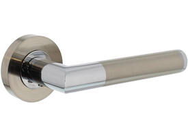 Deurkruk Bastian op rozet verdekt ø52x10mm met nokken chroom/nikkel mat