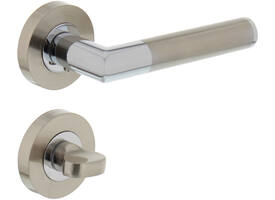 Deurkruk Bastian op rozet verdekt ø52x10mm met nokken en WC-sluiting met stift 8x8mm chroom/nikkel mat
