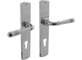Deurkruk Helena op schild afgerond 235x45mm profielcilindergat 72mm chroom