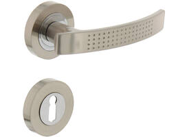 Deurkruk William op rozet verdekt ø52x10mm met nokken en sleutelrozetten chroom/nikkel mat