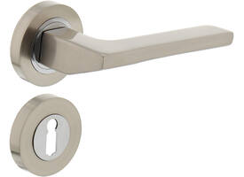 Deurkruk Ben op rozet verdekt ø52x10mm met nokken en sleutelrozetten chroom/nikkel mat