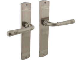 Deurkruk Helena op schild afgerond 235x45mm blind nikkel mat