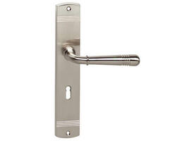 Deurkruk Helena op schild afgerond 235x45mm sleutelgat 56mm nikkel mat
