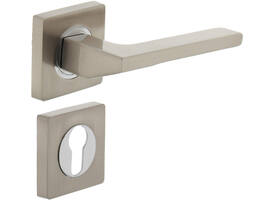 Deurkruk Ben op rozet verdekt 55x55x10mm met nokken en cilinderrozetten chroom/nikkel mat