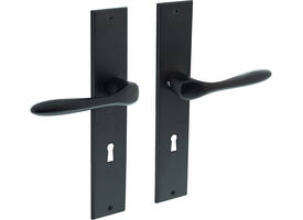 Deurkruk Banaan met schild rechthoekig 236x44mm sleutelgat 72mm zwart