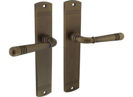 Deurkruk Helena op schild afgerond 235x45mm blind gebruineerd
