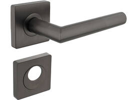 Deurkruk Bastian op rozet verdekt 55x55x10mm met nokken en rondcilinderrozetten antraciet grijs